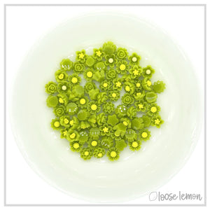 Mini Resin Flowers | Lawn