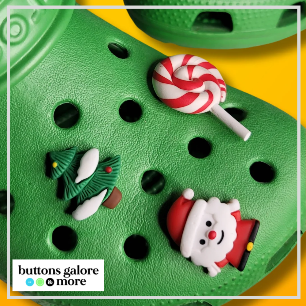 Christmas Buttons x 6 | Christmas Eve (Buttons Galore & More)