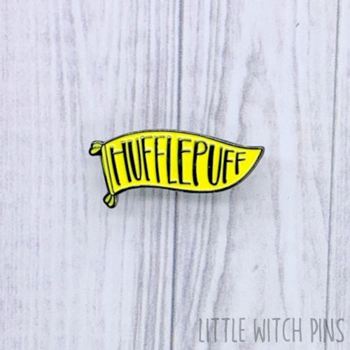 HP ENAMEL PIN | HOUSE FLAG - YELLOW