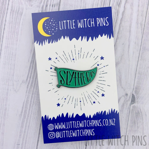 HP ENAMEL PIN | HOUSE FLAG - GREEN